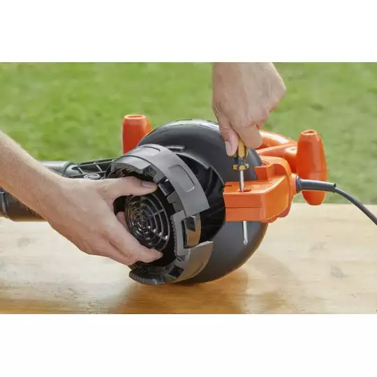dmuchawa/odkurzacz/rozdrabniarka ogrodowa 2600W Black+Decker [BEBLV260]