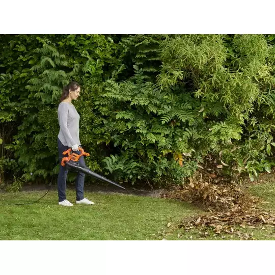 dmuchawa/odkurzacz/rozdrabniarka ogrodowa 2600W Black+Decker [BEBLV260]