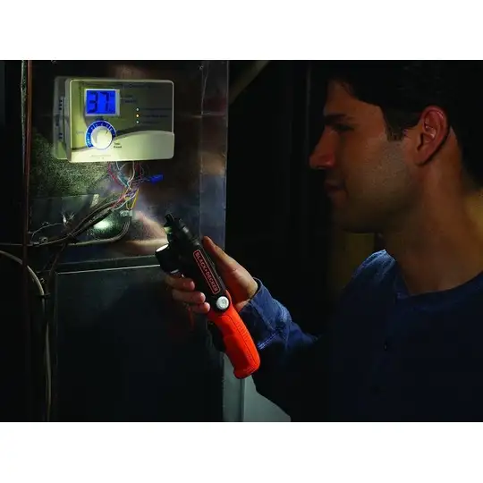 zestaw wkrętak akumulatorowy z mocowaniem 1/4" + 20 bitów, 3,6V Li-Ion 1x1,5Ah Black+Decker [BDCSFL20AT-QW]