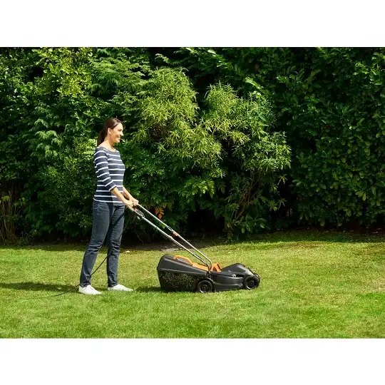 Kosiarka elektryczna 32cm, 1000W Black+Decker [BEMW351-QS]
