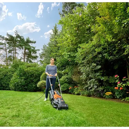 Kosiarka elektryczna 32cm, 1000W Black+Decker [BEMW351-QS]
