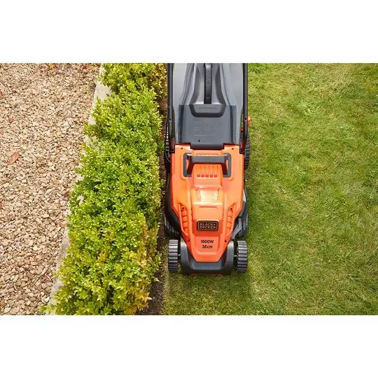 Kosiarka elektryczna 38 cm, 1600W, uchwyt EasySteer, schowek na przewód Black+Decker [BEMW471ES-QS]  
