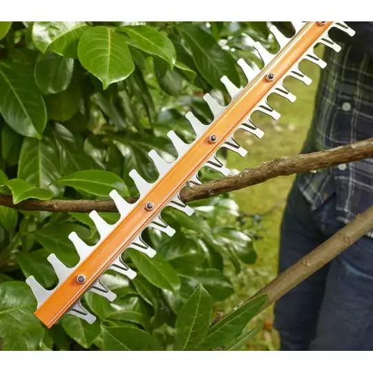 elektryczne nożyce do żywopłotu 50cm, 450W Black+Decker [BEHT251]