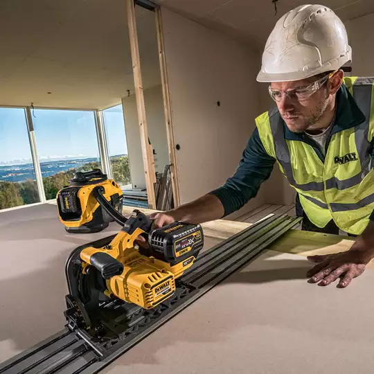akumulatorowa bezszczotkowa pilarka tarczowa, zagłębiarka 165mm, 54V 2x6,0Ah Li-lon DeWALT [DCS520T2R]