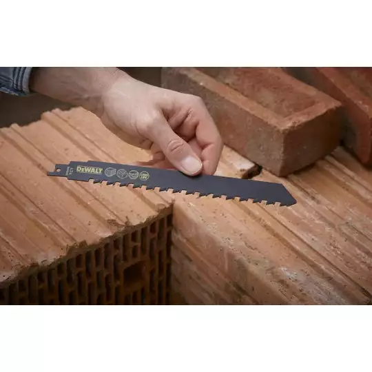 brzeszczot bagnetowy do pilarek szablowych, do cięcia betonu, cegły, Porotonu i cementu z włóknem szklanym, 240mm, DeWALT [DT2420]