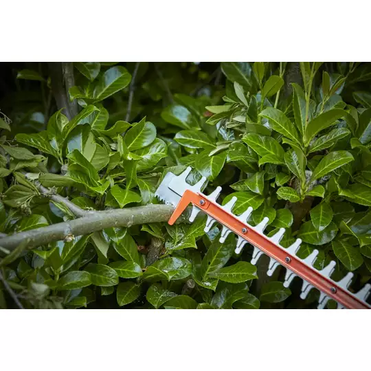 elektryczne nożyce do żywopłotu 60cm, 650W Black+Decker [BEHTS551-QS] 