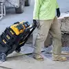 ładowarka z 4 portami, 8A XR Li-Ion, DeWalt [DCB104] 