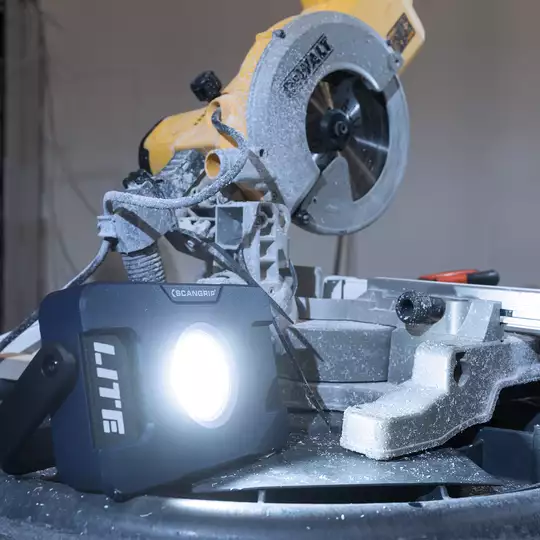 reflektor roboczy COB LED 3500 lumenów, POWERBANK USB, FLOOD LITE MC Scangrip [03.5662]