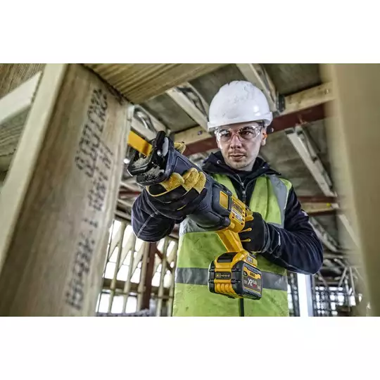 akumulatorowa piła szablasta 18V Li-lon DeWalt [DCS380N] (1)