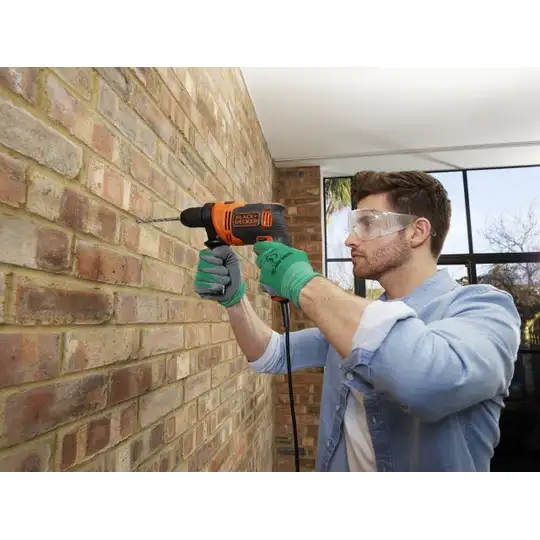 elektryczna wiertarka udarowa 710W + 32 akcesoria w walizce, Black+Decker [BEH710SA32]