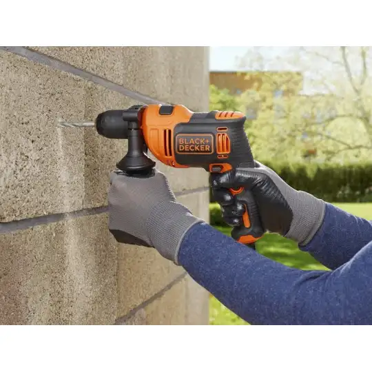 elektryczna wiertarka udarowa 710W + 32 akcesoria w walizce, Black+Decker [BEH710SA32]