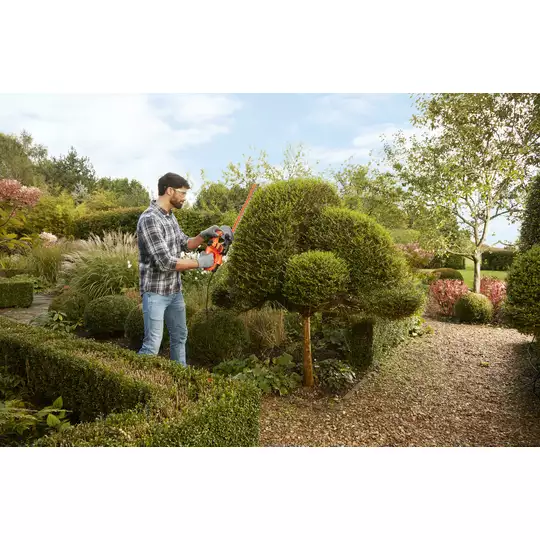 elektryczne nożyce do żywopłotu 45cm, 420W Black+Decker [BEHT201]