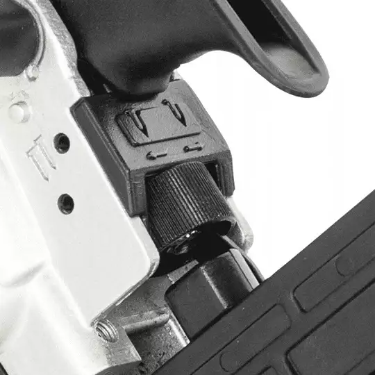 zszywacz pneumatyczny na zszywki 13-38 x 5,7mm Makita [AT638A]