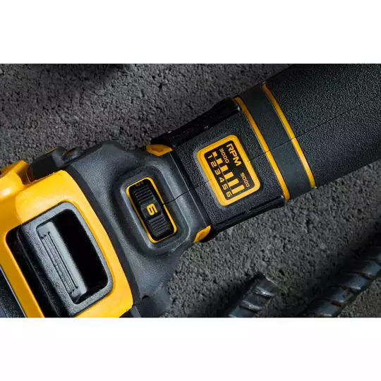 akumulatorowa bezszczotkowa szlifierka kątowa 125mm, 18V Li-Ion 1x6,0Ah XR FELXVOLT DeWALT [DCG409VST1-QW] z regulacją obrotów