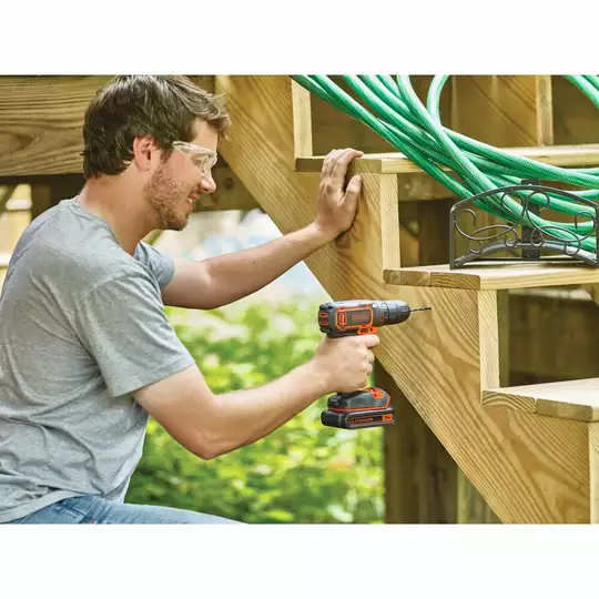akumulatorowa wiertarko-wkrętarka 18V Li-Ion, 2x1,5AhBlack+Decker [BDCDC18B-QW] 