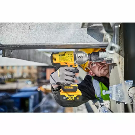 akumulatorowy klucz udarowy 1/2", 1350Nm 18V Li-lon 2x5,0Ah DeWalt [DCF900P2T-QW]