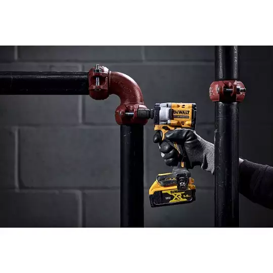akumulatorowy klucz udarowy 1/2", 406Nm, 18V XR, DeWalt [DCF921P2T-QW] 2x5,0Ah, Li-Ion