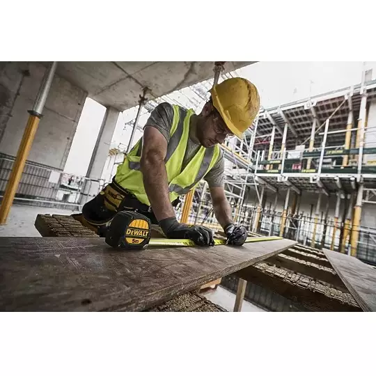 miara zwijana Premium 10m x 32mm DeWalt [DWHT36932-0]