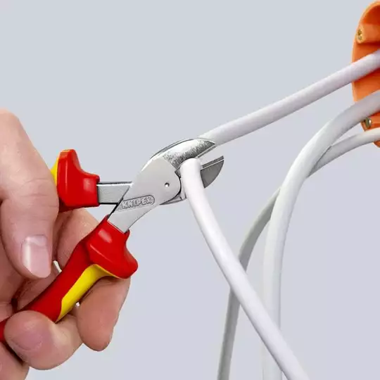 obcinak boczny wzmocniony X-Cut, KNIPEX [73 05 160 T] z zaczepem do asekuracji