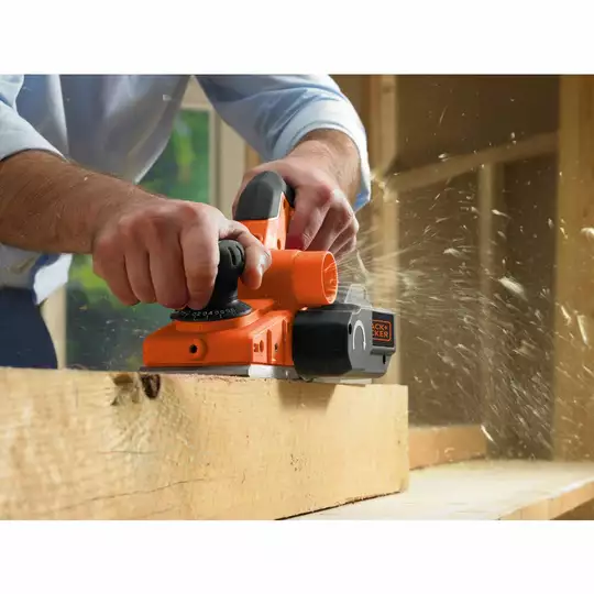 strug elektryczny 750W, 82mm Black+Decker [KW750K-QS]