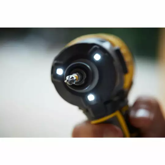 3-biegowa akumulatorowa zakrętarka udarowa 1/4" 18V Li-Ion 2x2,0Ah Stanley FATMAX V20 [SFMCF820D2K-QW]