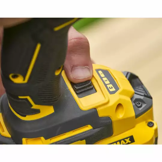 3-biegowa akumulatorowa zakrętarka udarowa 1/4" 18V Li-Ion 2x2,0Ah Stanley FATMAX V20 [SFMCF820D2K-QW]