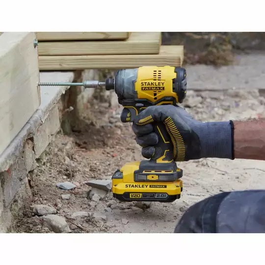 3-biegowa akumulatorowa zakrętarka udarowa 1/4" 18V Li-Ion 2x2,0Ah Stanley FATMAX V20 [SFMCF820D2K-QW]