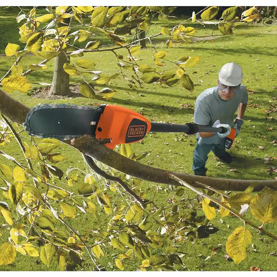 akumulatorowa piła łańcuchowa na wysięgniku, miecz 20cm Black+Decker [GPC1820L20-QW] zasięg 200-300cm