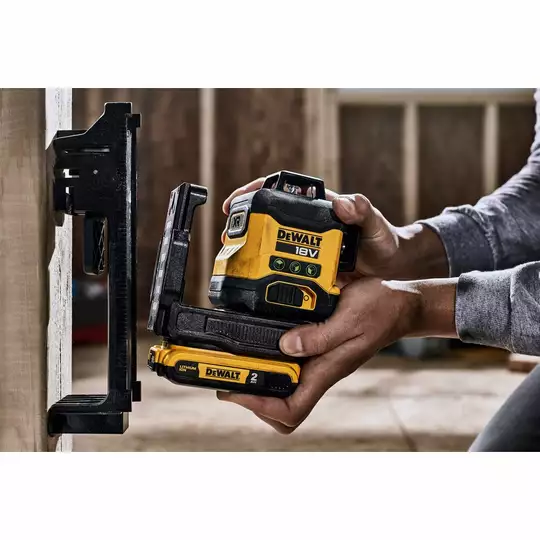 akumulatorowy, samopoziomujący laser 3-wiązkowy 360° z wiązką zieloną do 40m, 18V DeWALT [DCLE34031N-XJ] Li-Ion