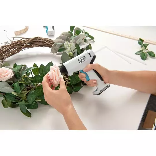 pistolet do kleju na sztyfty 7mm, 3,6V Black+Decker [BCGL115-XJ] ładowanie USB