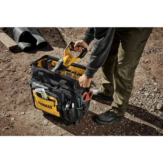Torba 18" narzędziowa na kółkach z 27 kieszeniami serii Soft Storage DeWalt [DWST60107-1]
