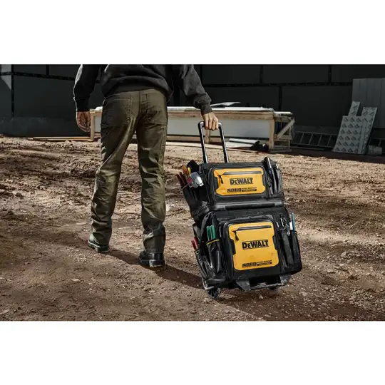 Torba 18" narzędziowa na kółkach z 27 kieszeniami serii Soft Storage DeWalt [DWST60107-1]