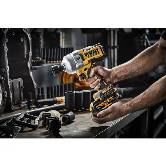 akumulatorowy klucz udarowy 1/2", 1632Nm 18V Li-lon DeWalt [DCF961N-XJ]