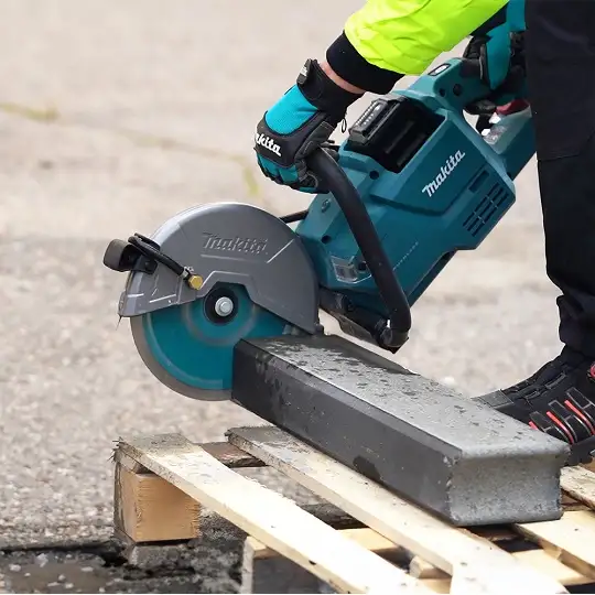 akumulatorowa przecinarka tarczowa 230mm, do cięcia betonu i stali, 40V max, Makita [CE003GZ02] Li-Ion, XGT