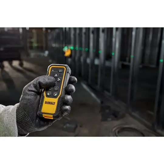 akumulatorowy, samopoziomujący laser 3-wiązkowy 360° z wiązką zieloną do 80m, 18V XR DeWALT [DCLE34035B-XJ] Li-Ion