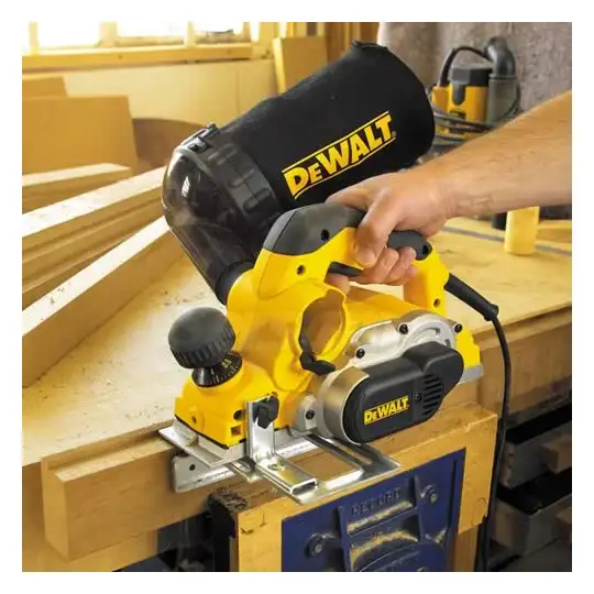 profesjonalny strug elektryczny 600W [DW680] (1)