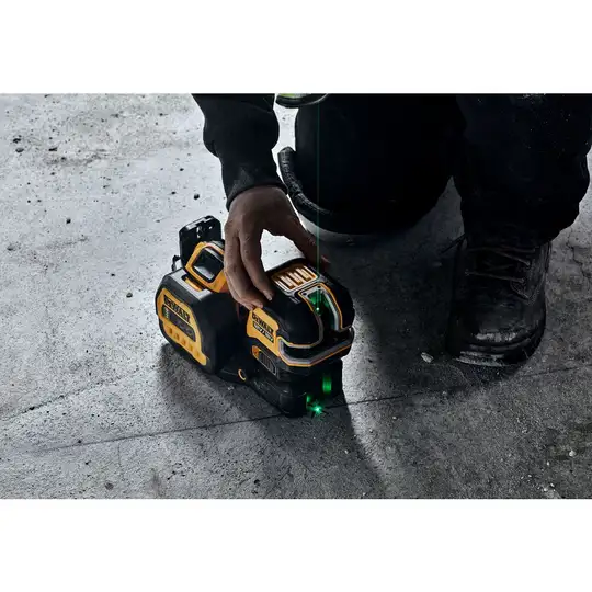 samopoziomujący, zielony laser krzyżowy + 2 punkty 30m, DeWALT [DCE822D1G18-QW] (2)