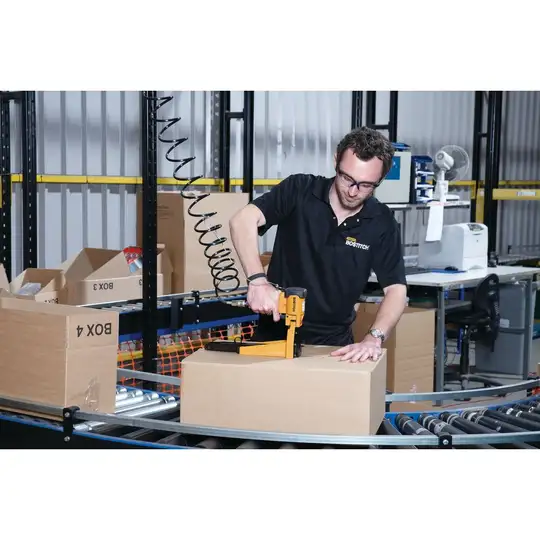 zszywacz pneumatyczny do zamykania kartonów na zszywki A/35 19&amp;22MM Bostitch [DS-3522-E]