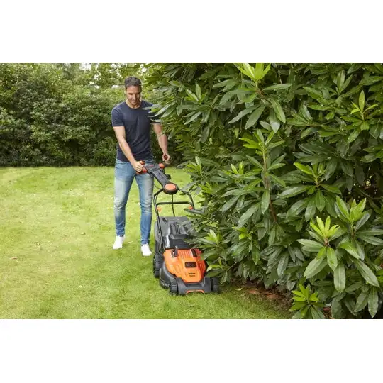 Kosiarka elektryczna 42cm z uchwytem EasySteer, 1800W Black+Decker [BEMW481ES-QS]