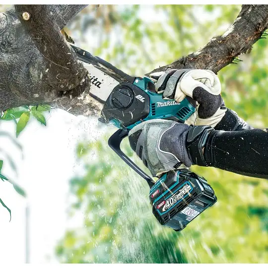 akumulatorowa pilarka do gałęzi łańcuchowa 15cm, 40V max XGT, Makita [UC029GZ01]