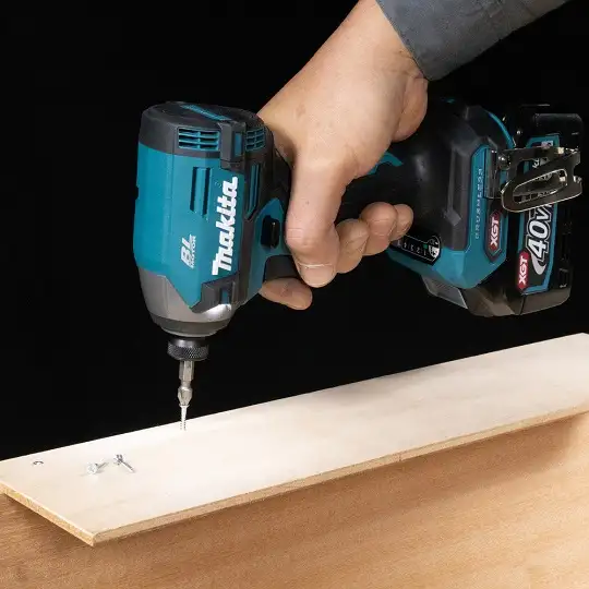 akumulatorowa zakrętarka udarowa 1/4", 210Nm, 40V max XGT, Makita [TD003GZ]