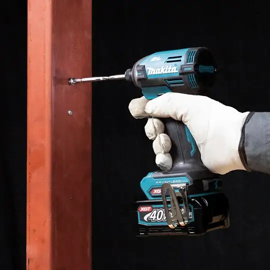 akumulatorowa zakrętarka udarowa 1/4", 210Nm, 40V max XGT, Makita [TD003GZ]