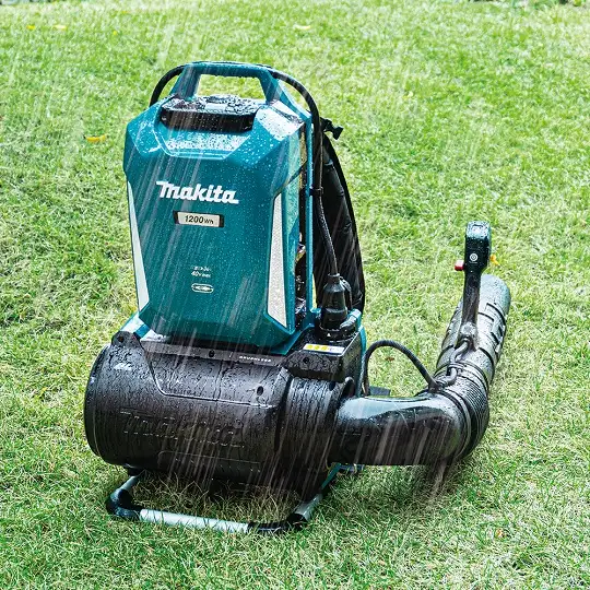 dmuchawa akumulatorowa 36V-40V max, Makita [UB002CZ02] zasilana z PDC1200