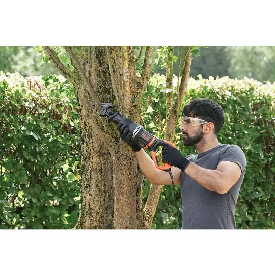 piła szablasta 750 W, Black+Decker [BES301K-QS] w walizce