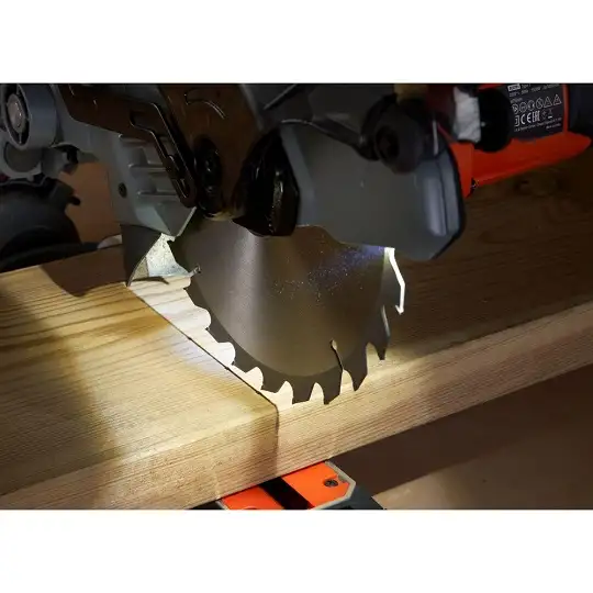 pilarka tarczowa, ukośnica, 216/30mm, 1500W Black+Decker [BES702-QS]
