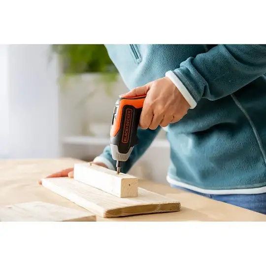 wkrętak akumulatorowy 3,6V z 10 końcówkami 1/4", Black+Decker [BCF611CK-QW] 1,5Ah