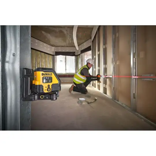 zestaw: laser krzyżowy czerwony 30m, 10,8V/1,7Ah, USB + dalmierz, DeWalt [DCLE14201RB-DW055PL]