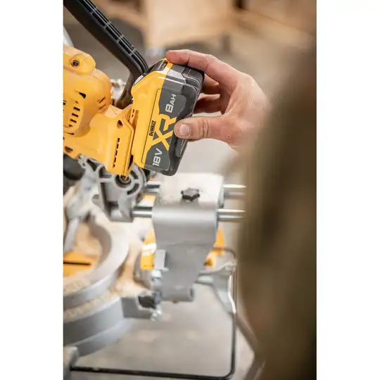 Akumulatorowa pilarka tarczowa, 305mm, 18V XR, DEWALT [DCS782N-XJ]