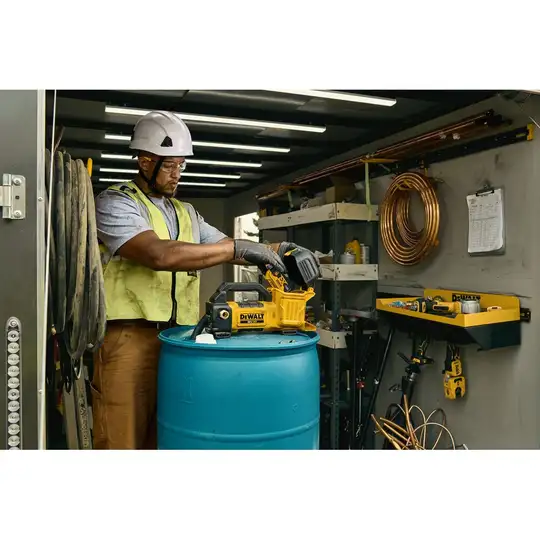 Akumulatorowa pompa transferowa, 18V XR, DEWALT [DCE050N-XJ]