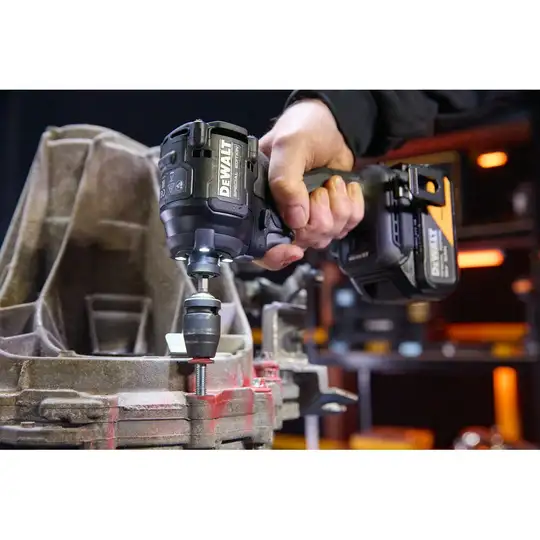 Akumulatorowa zakrętarka udarowa 1/4", 206Nm, 2x5.0Ah, 18V XR, DeWalt [DCF86MP2T-QW] edycja MCLAREN